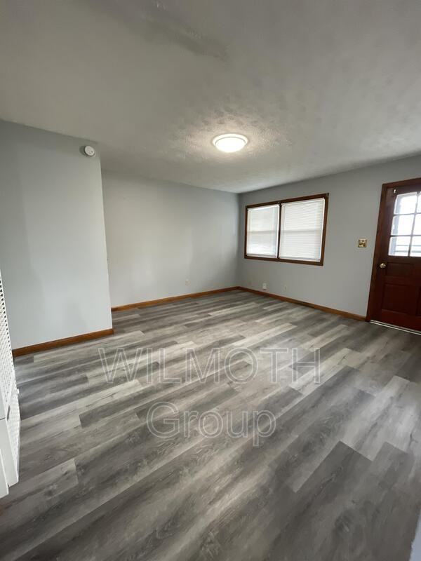 303 Canby Ave - Photo 2 of 7