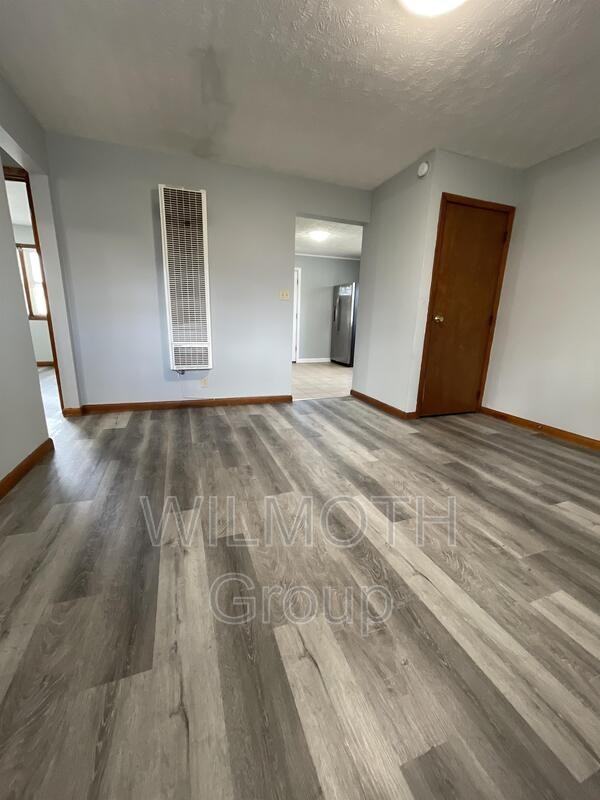 303 Canby Ave - Photo 3 of 7