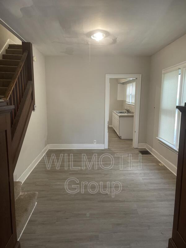 1518 S Belmont Ave - Photo 3 of 16