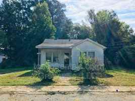 featured image of 205 Curry St