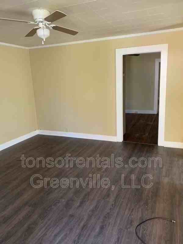 205 Curry St - Photo 2 of 13
