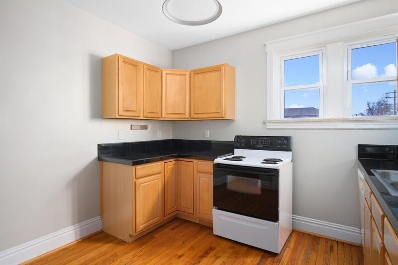 3608A Bates St - Photo 2 of 11