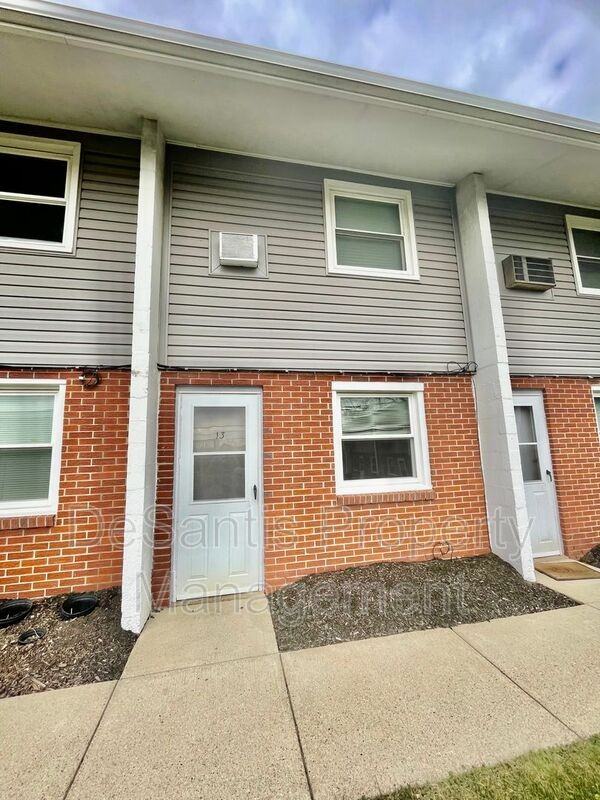 401 Moon Clinton Rd #13 - Photo 2 of 8