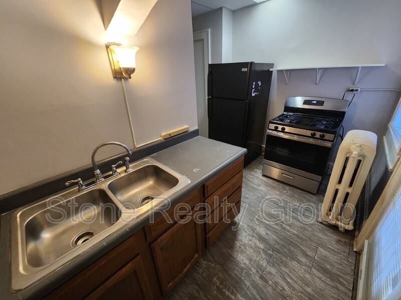 512 1/2 S 5th St - Photo 4 of 9