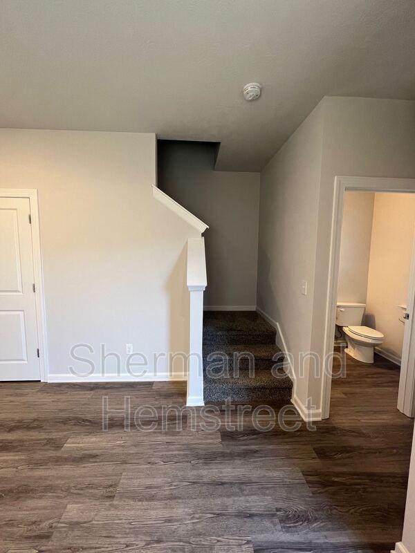 7048 Hummingbird Dr - Photo 3 of 16