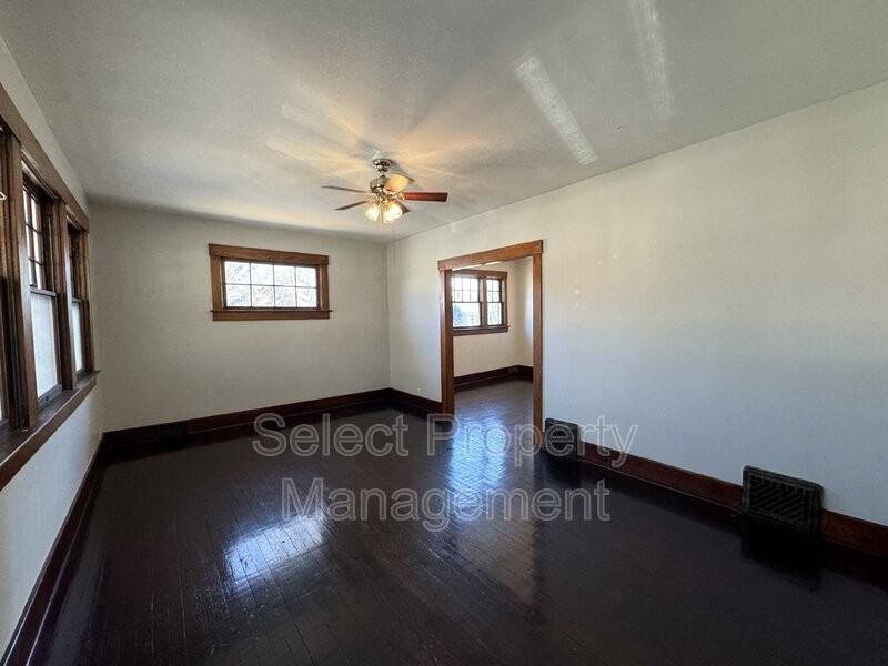 903 Cottage Ave - Photo 2 of 18