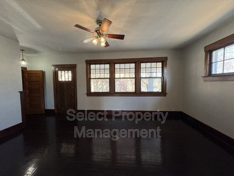 903 Cottage Ave - Photo 3 of 18