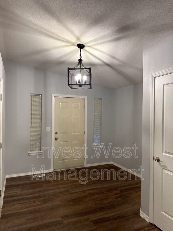 11418 Necir - Photo 4 of 19