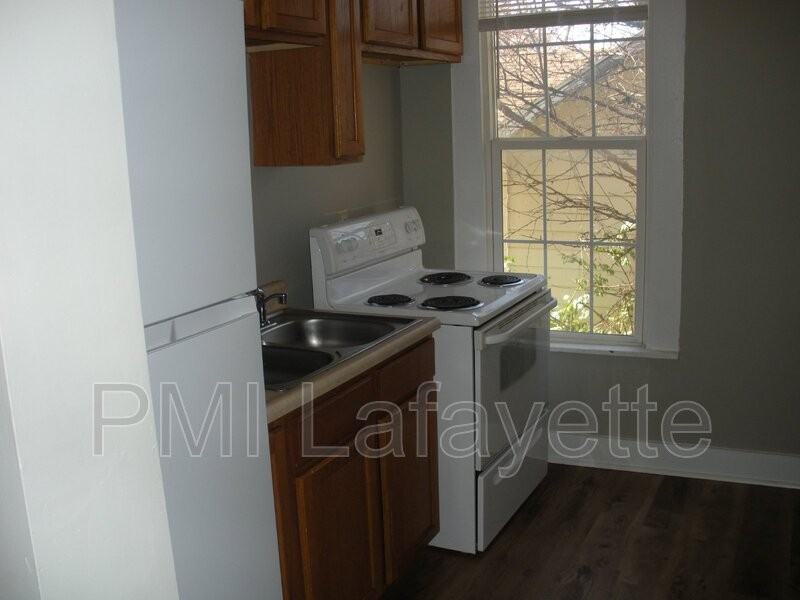 1226 Greenbush St - Photo 2 of 12