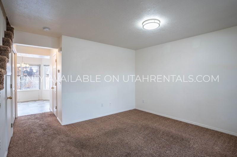 66 Sw - Photo 3 of 14