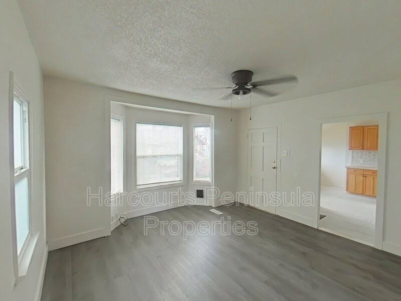 1321 Elizabeth Ave - Photo 3 of 22