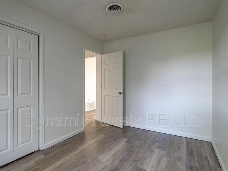 1902 John F Kennedy #B - Photo 6 of 9