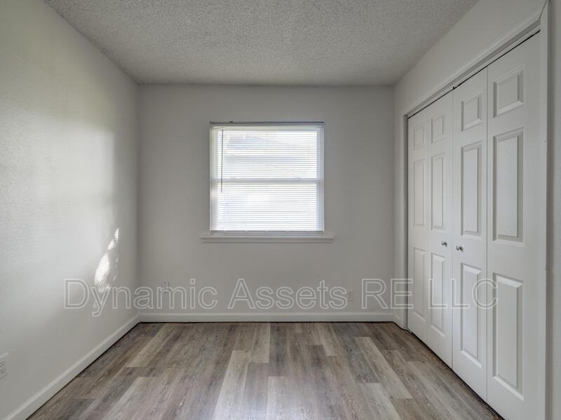 1902 John F Kennedy #B - Photo 7 of 9