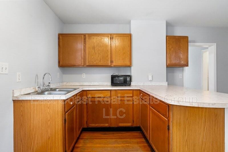 721 2nd St - Photo 7 of 34