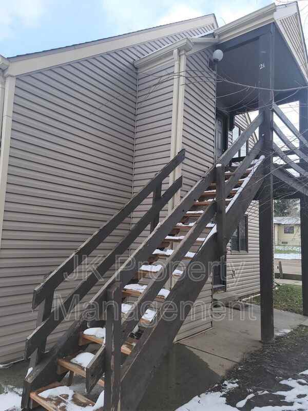 401 50th St S #21 - Photo 3 of 14