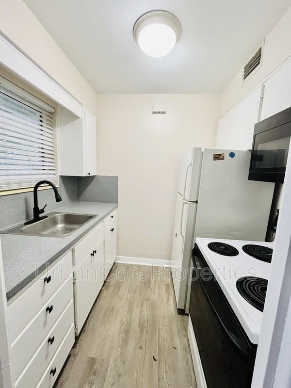 450 14th Ave N #1 - Photo 5 of 12