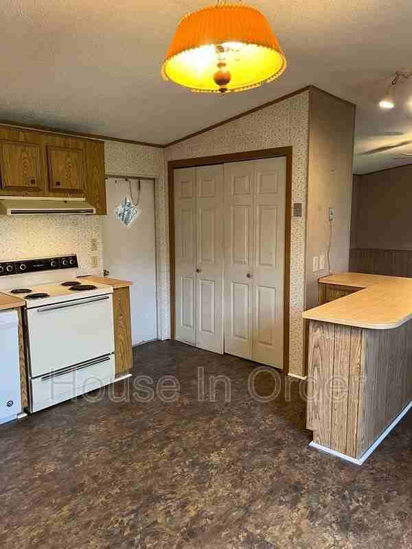 193 Walter C Rd - Photo 3 of 16