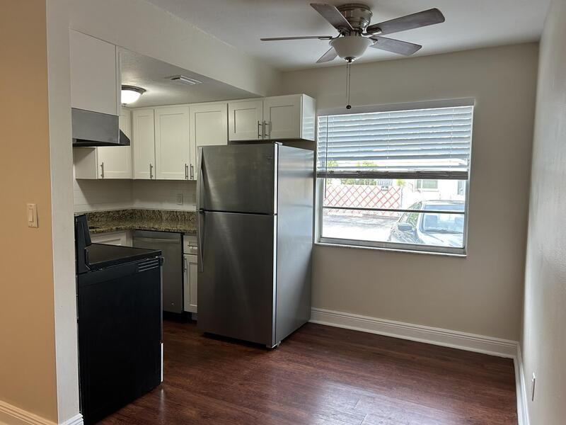 605 92nd Ave N - Photo 4 of 19