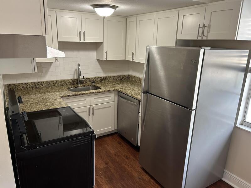 605 92nd Ave N - Photo 3 of 19