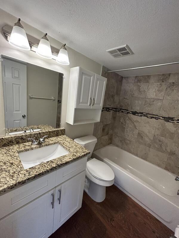 605 92nd Ave N - Photo 5 of 19