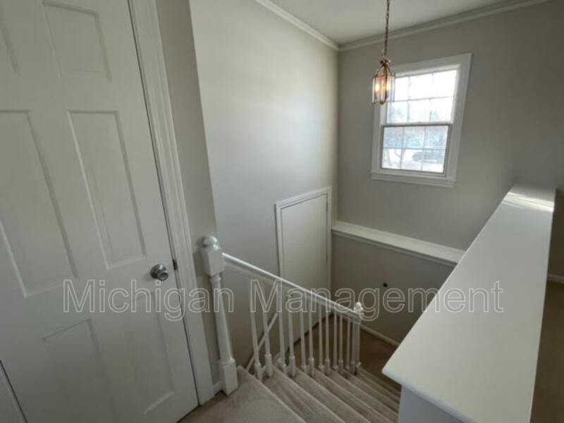 42108 Gladwin St - Photo 2 of 26