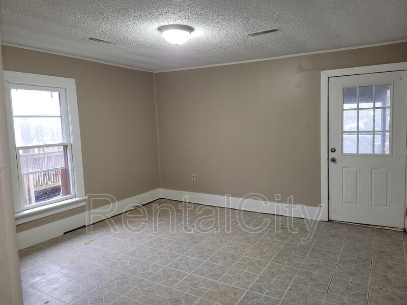 312 Fuller Ave - Photo 3 of 11