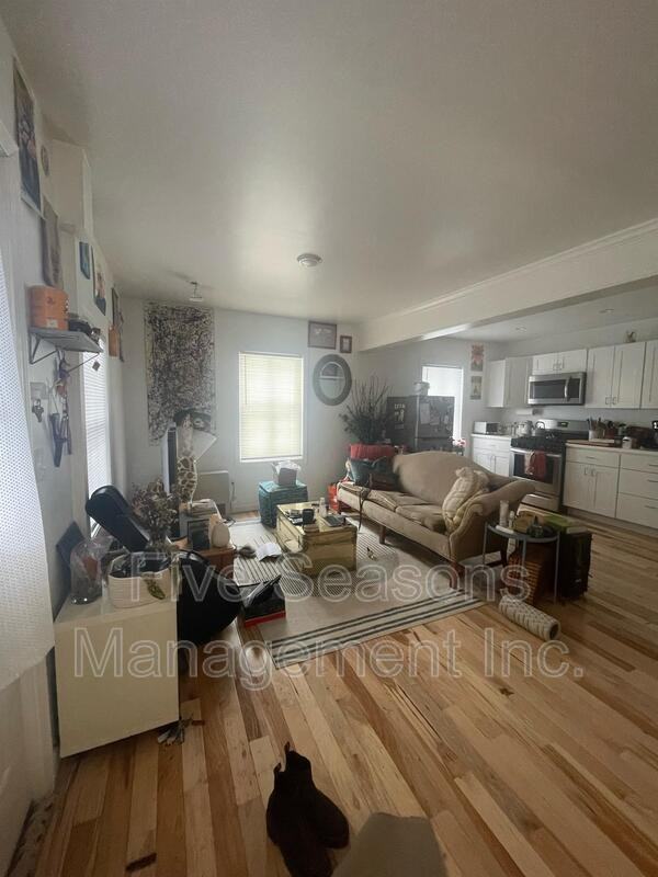 48 Murray St - Photo 2 of 15