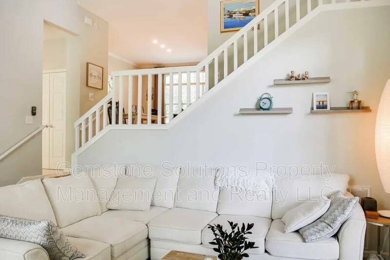 5301 Windypine Dr - Photo 3 of 22