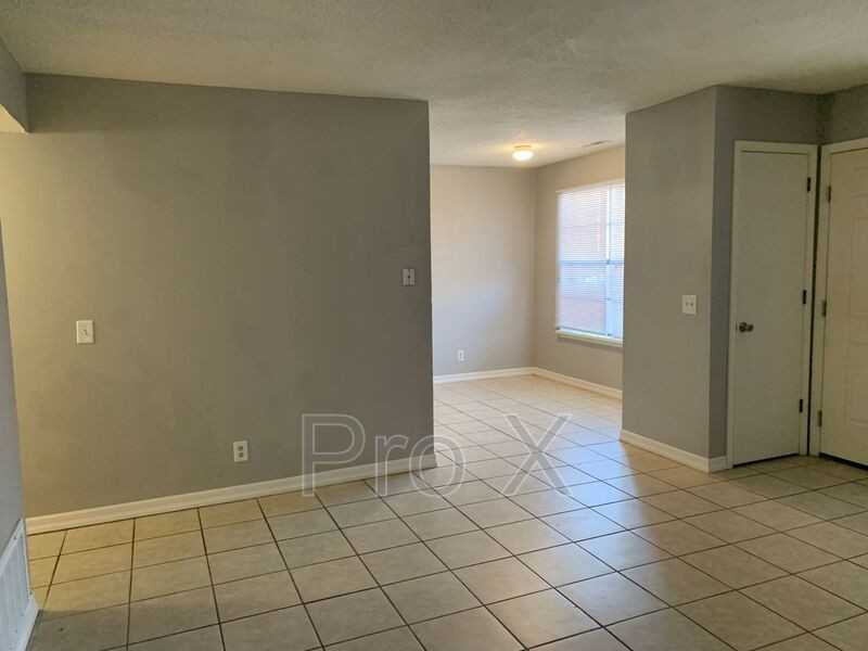 1021 S Saint Louis Ave #7 - Photo 4 of 16