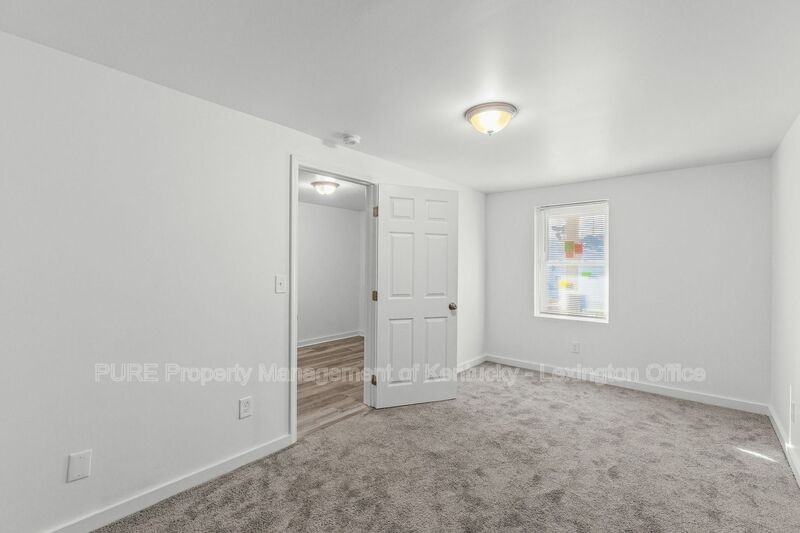 725 E College St - Photo 5 of 17