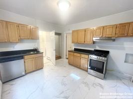 featured image of 22 Howell St #2