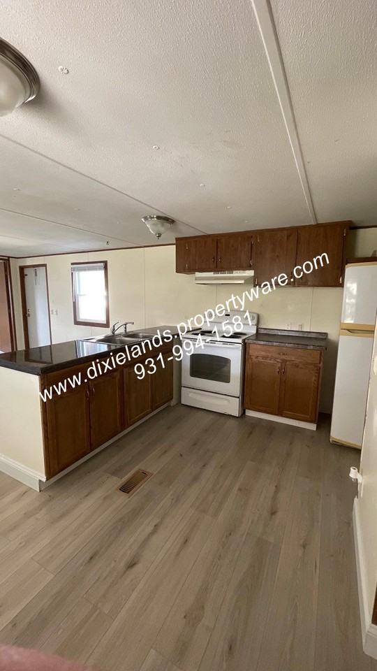 672 W Main St - Photo 5 of 15