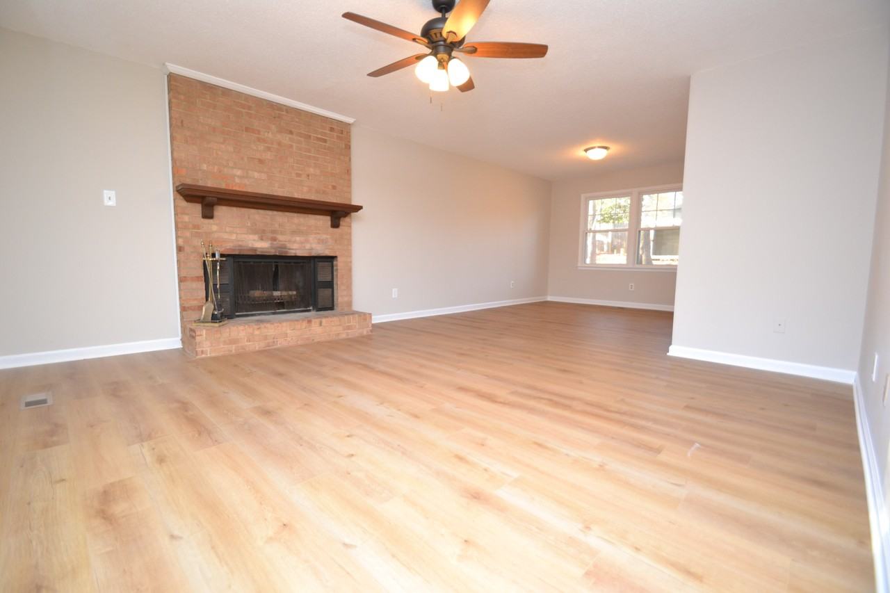 110 Coorsdale Dr - Photo 2 of 32