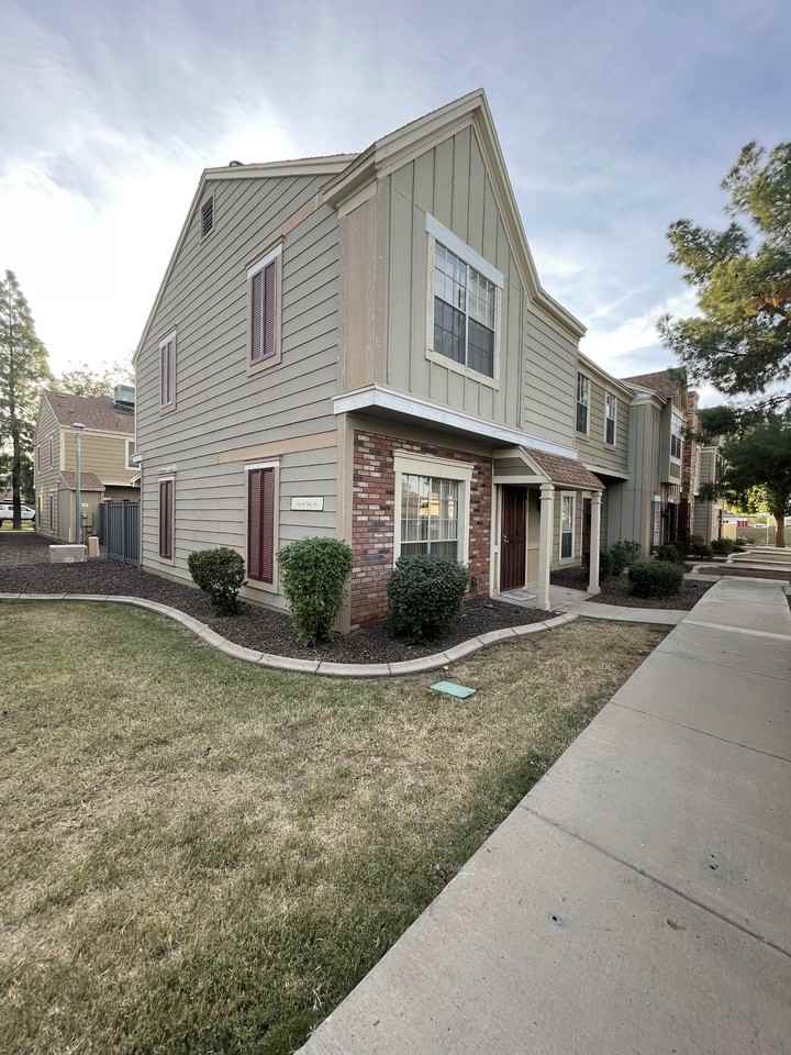 3416 W Julie Dr #6 - Photo 2 of 16