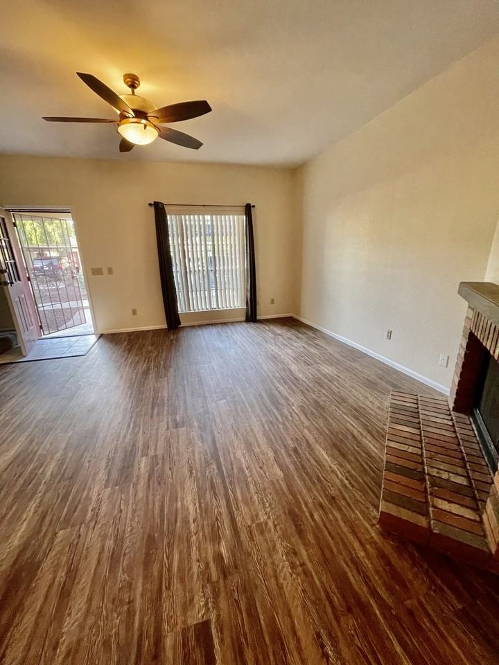 3416 W Julie Dr #6 - Photo 3 of 16