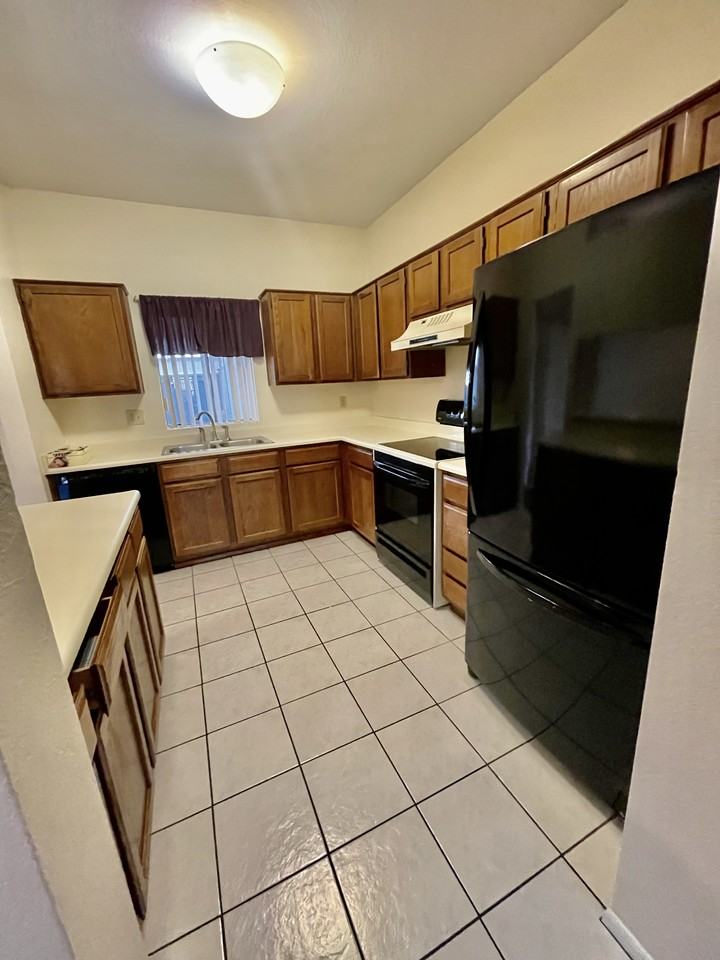 3416 W Julie Dr #6 - Photo 7 of 16