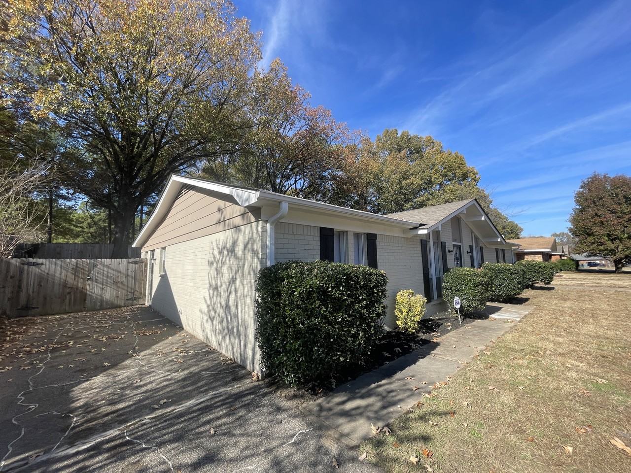 1387 Greenland Rd - Photo 2 of 16
