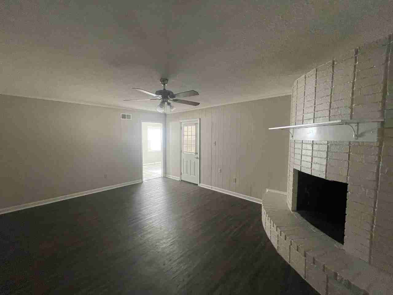 1387 Greenland Rd - Photo 3 of 16