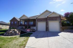 featured image of 271 E Eagle Ridge Dr