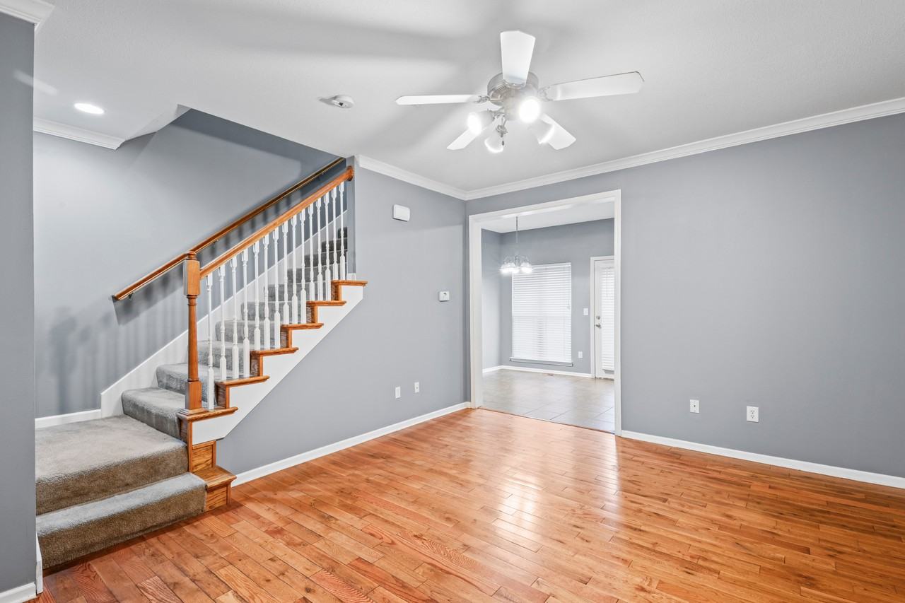 8938 Boehm Dr - Photo 2 of 32