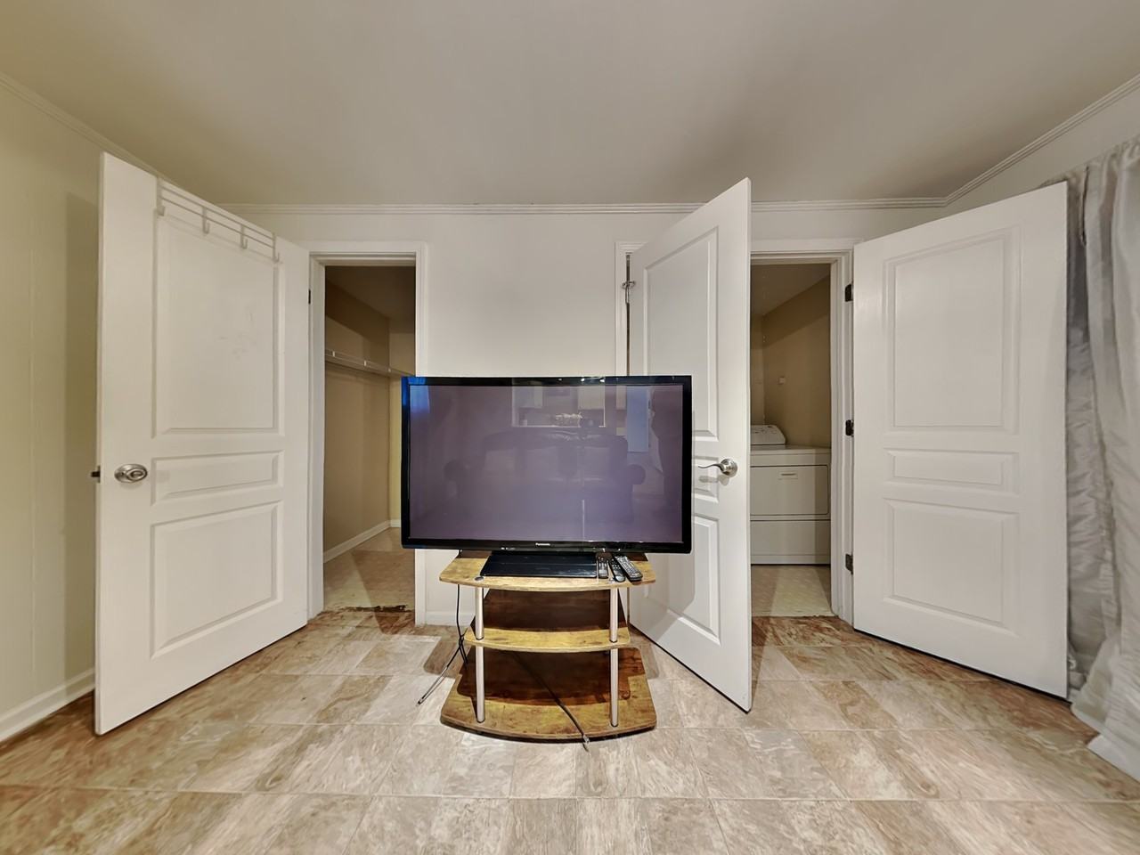 212 Stacy St - Photo 2 of 17