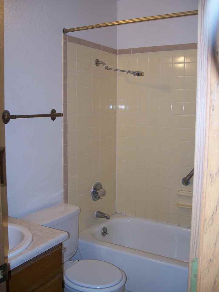 3039 Mohawk Ave - Photo 5 of 11