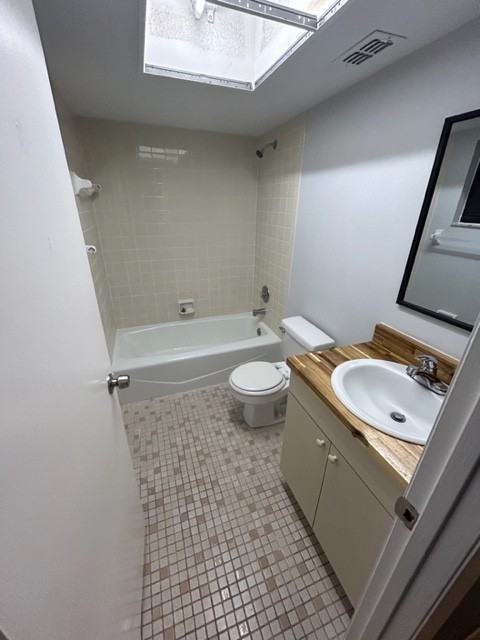 821 Mecca Dr #B - Photo 2 of 10