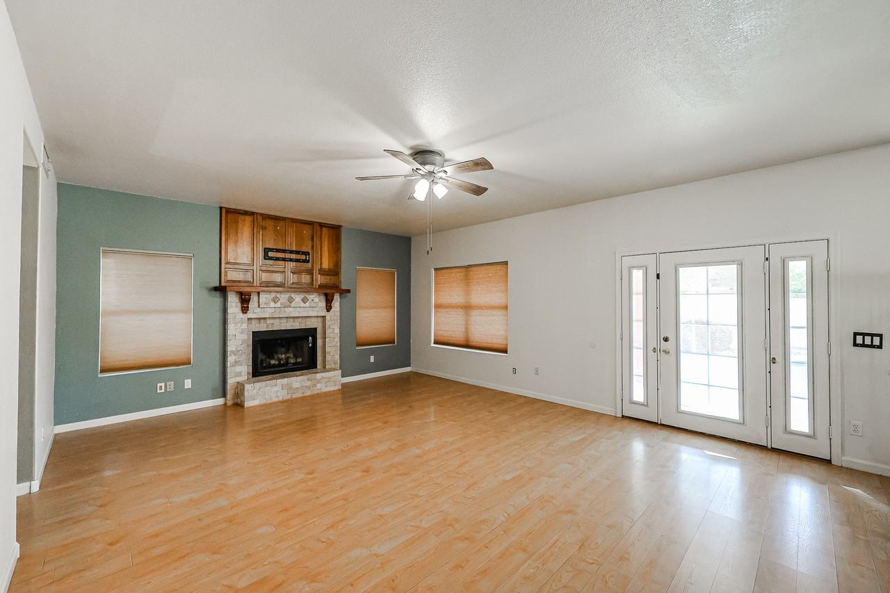 5839 W Beryl Ave - Photo 6 of 47