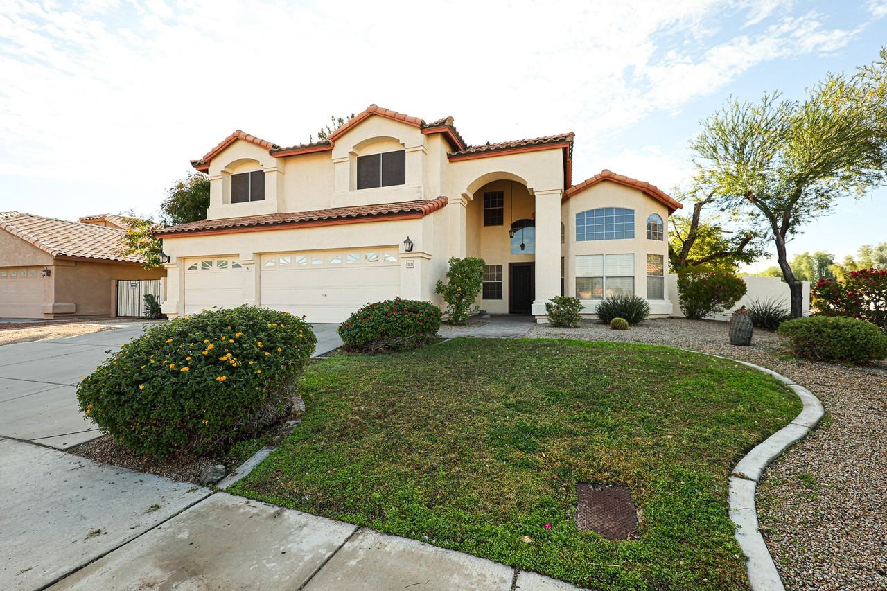 5839 W Beryl Ave - Photo 2 of 47