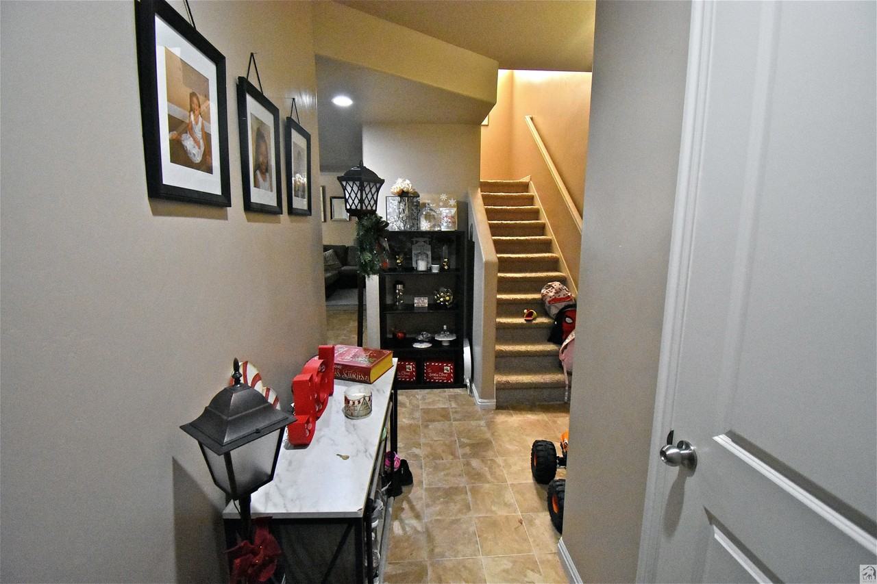 656 Nw - Photo 3 of 23