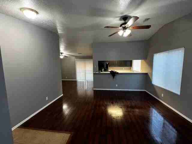 823 Sunwest Dr Sw - Photo 2 of 11