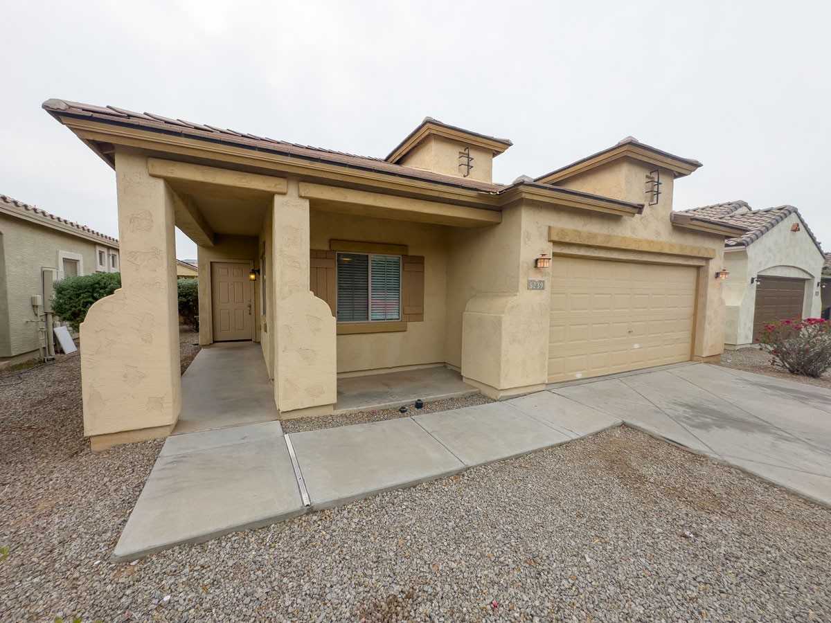 5239 W Glass Ln - Photo 2 of 23