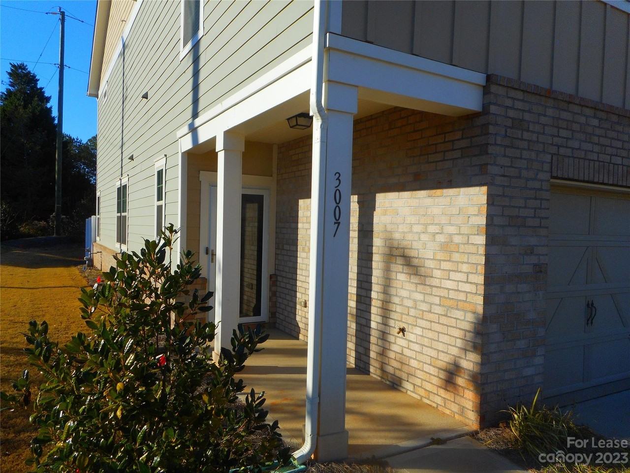 3007 Glenn Hope Way - Photo 2 of 22