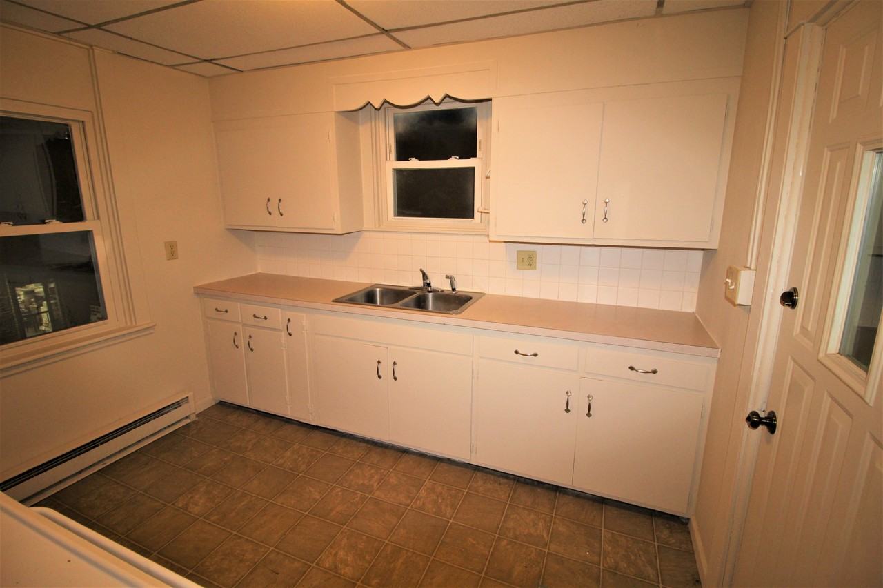 101 S Railroad Ave - Photo 3 of 11